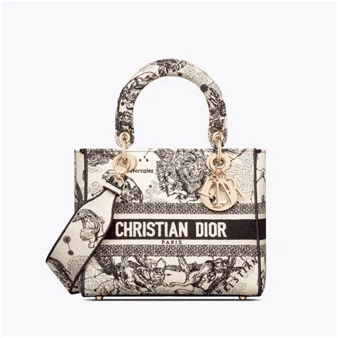 The Everlasting Appeal of Dior’s Statement Bags .